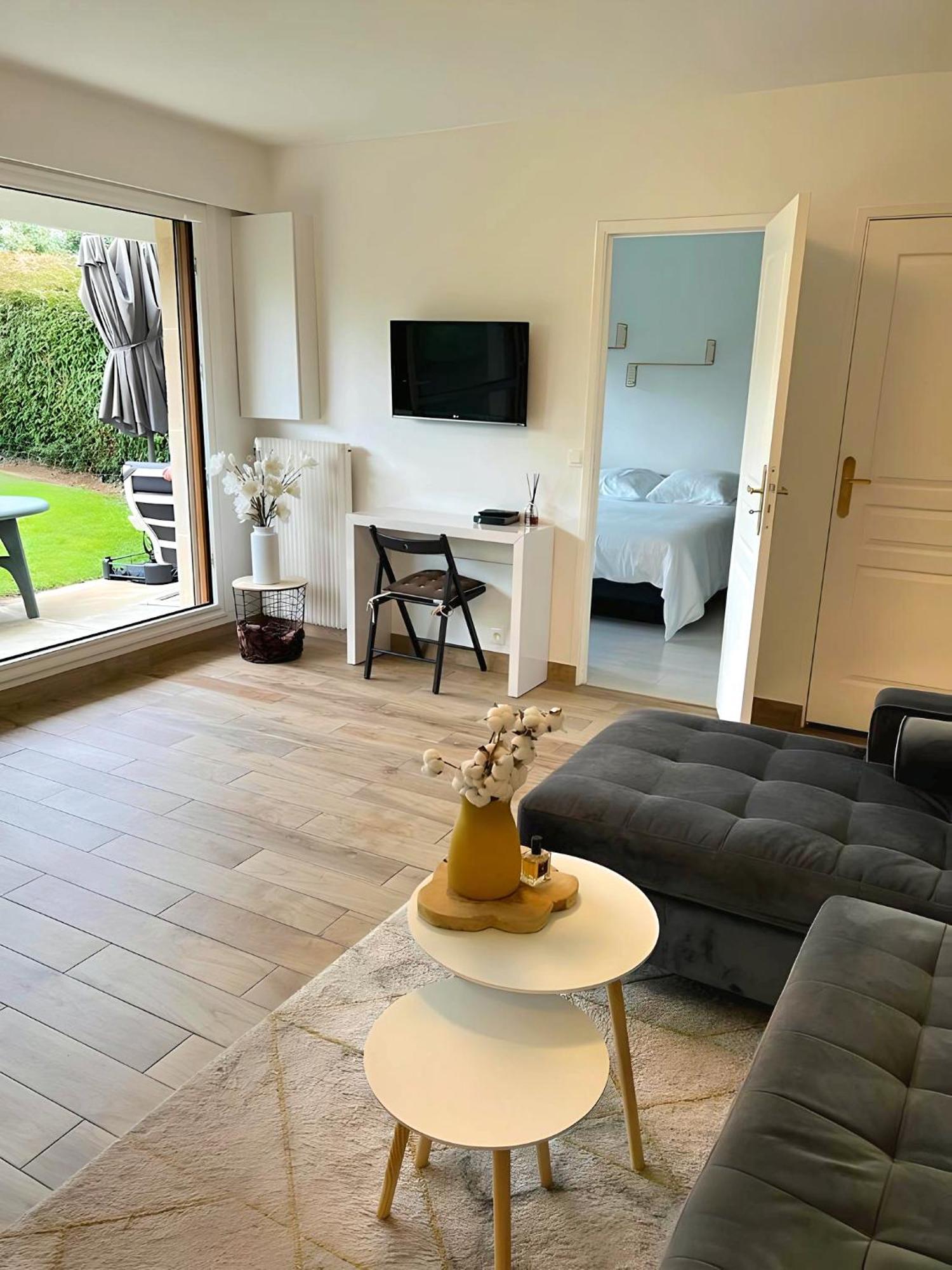 Appartement Avec Jardin Prive - 2 A 4 Voyageur Chaville Exterior foto